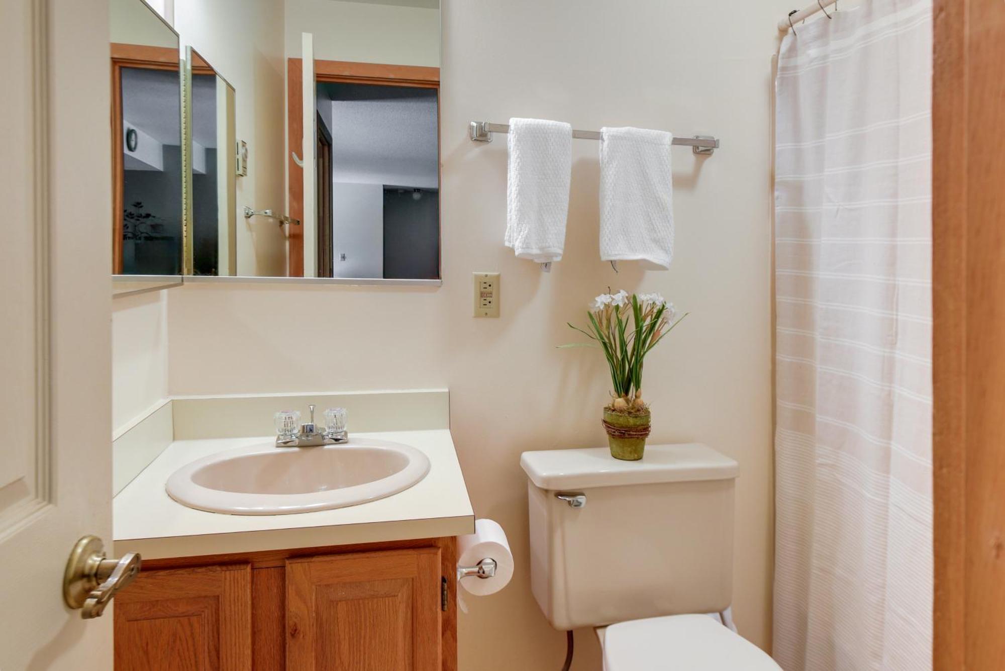 Well-Appointed Lincoln Abode Ski, Swim And Fish! المظهر الخارجي الصورة